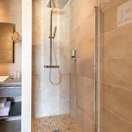 乌斯塔尔韦扎克酒店