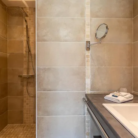 乌斯塔尔韦扎克酒店