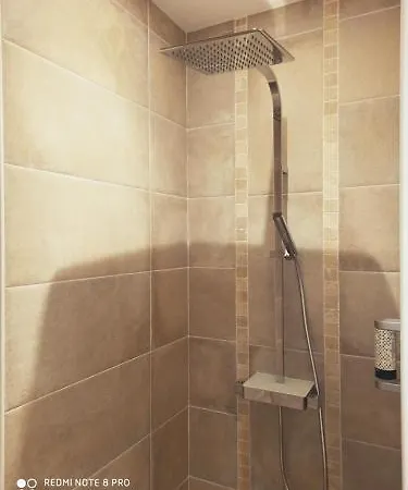 乌斯塔尔韦扎克酒店 韦扎克