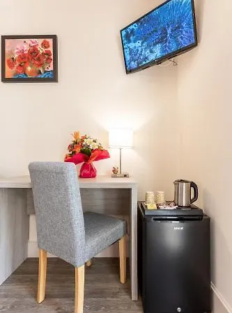 乌斯塔尔韦扎克酒店 3*