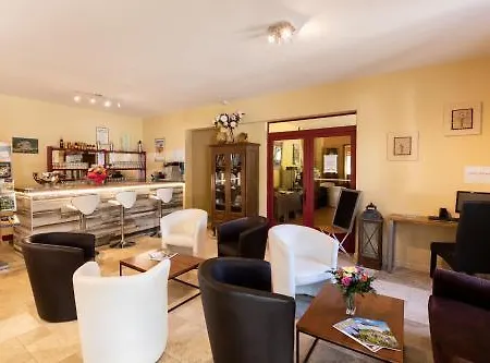 乌斯塔尔韦扎克酒店 韦扎克