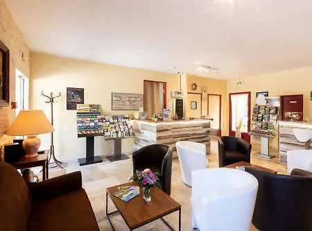 Otel L'oustal De 3*