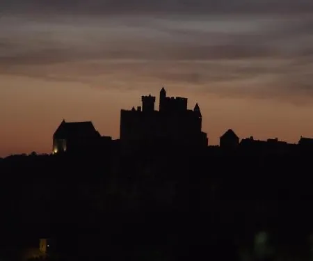 乌斯塔尔韦扎克酒店 3*