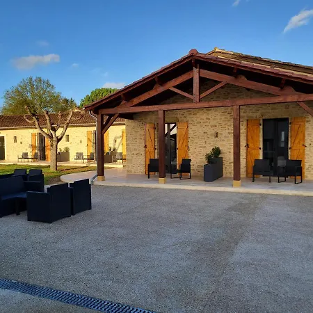 乌斯塔尔韦扎克酒店 3*