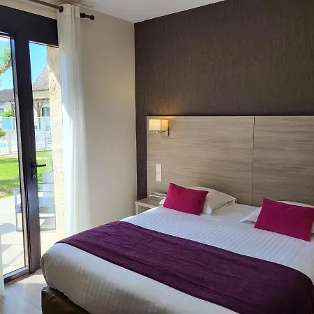 乌斯塔尔韦扎克酒店 酒店 韦扎克