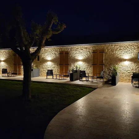 乌斯塔尔韦扎克酒店 酒店 韦扎克