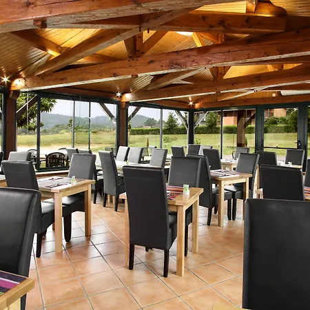 乌斯塔尔韦扎克酒店 3* 韦扎克