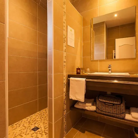 乌斯塔尔韦扎克酒店 韦扎克