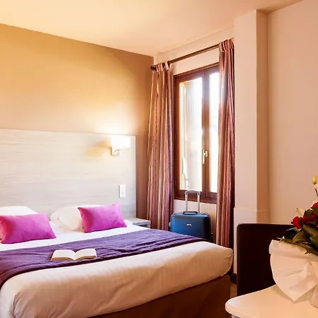 乌斯塔尔韦扎克酒店 3* 韦扎克