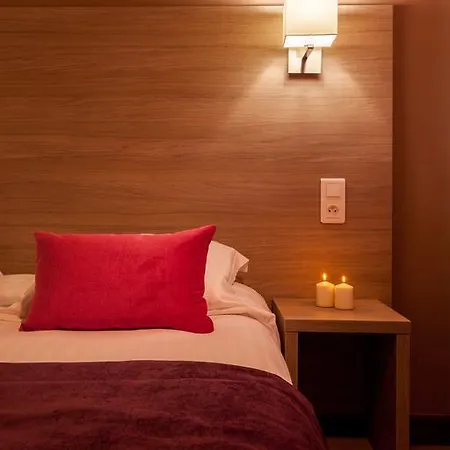 乌斯塔尔韦扎克酒店 韦扎克