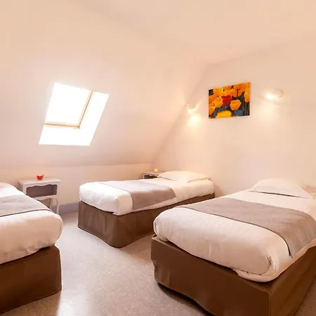 乌斯塔尔韦扎克酒店 3*